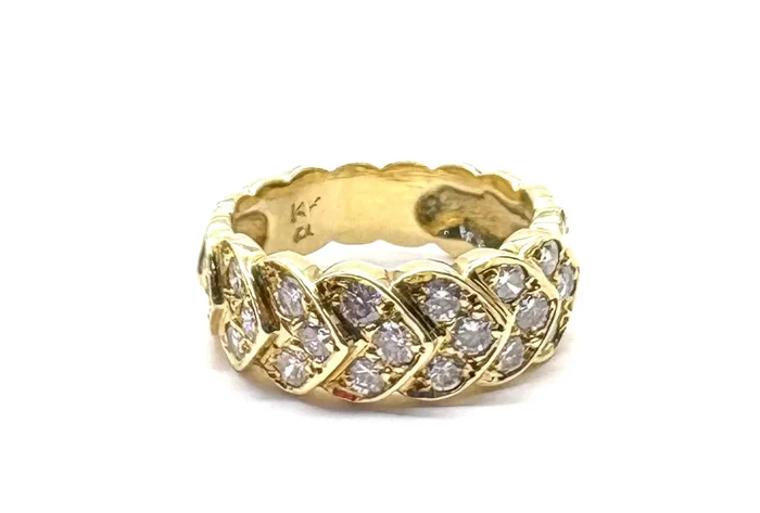 14k Diamond Heart Row Band