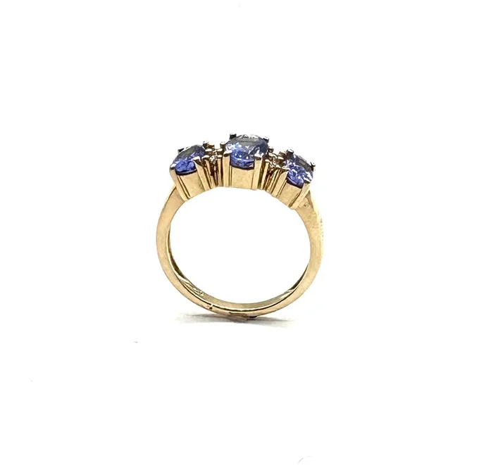 14k Tanzanite Oval 3 Inline Ring