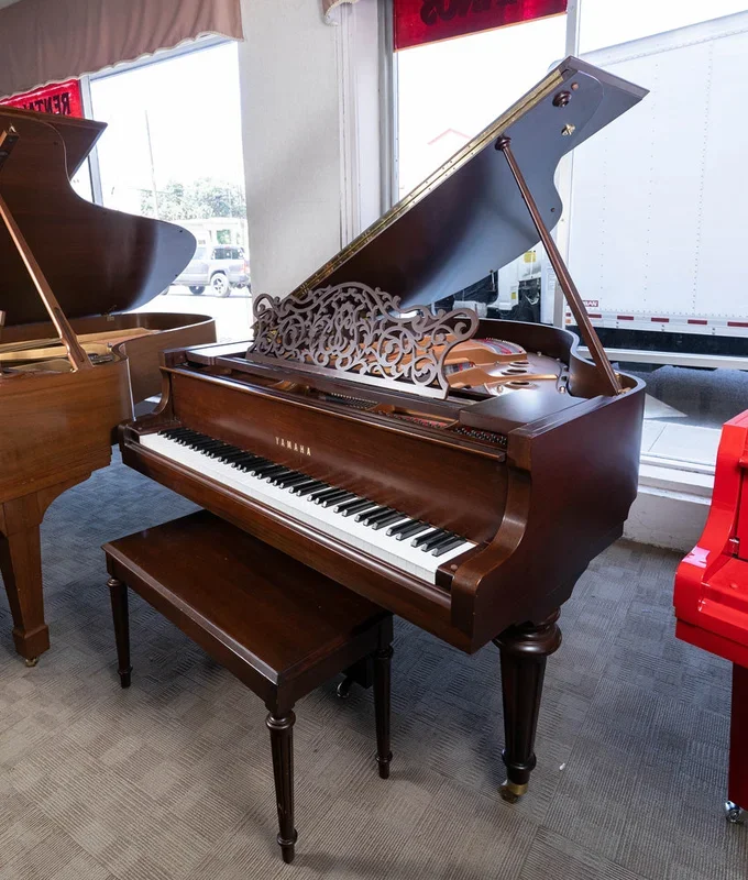 2011 UIW Yamaha GC1 5’3″ Grand Piano in Satin Walnut | Serial no. G311909 | Used