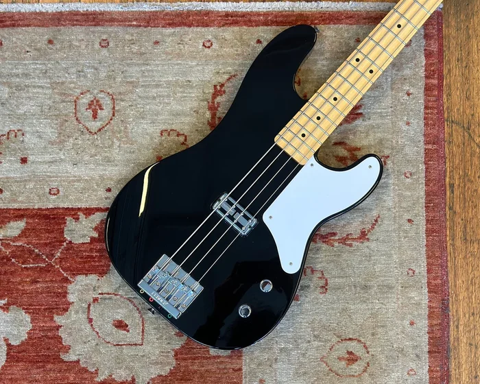 2013 Fender Cabronita Precision Bass – Tuxedo Black