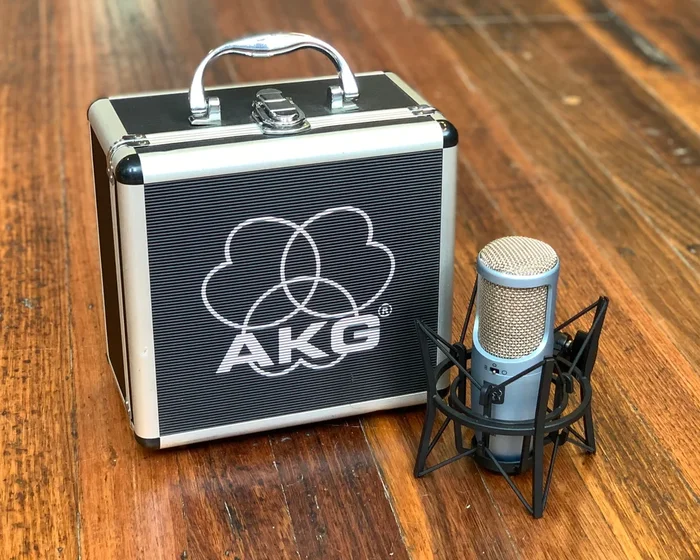 AKG Perception 400