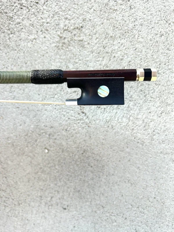 ALYSIO De MATTOS viola bow, Pernambuco (square heel), 71.6g | Metzler Violins