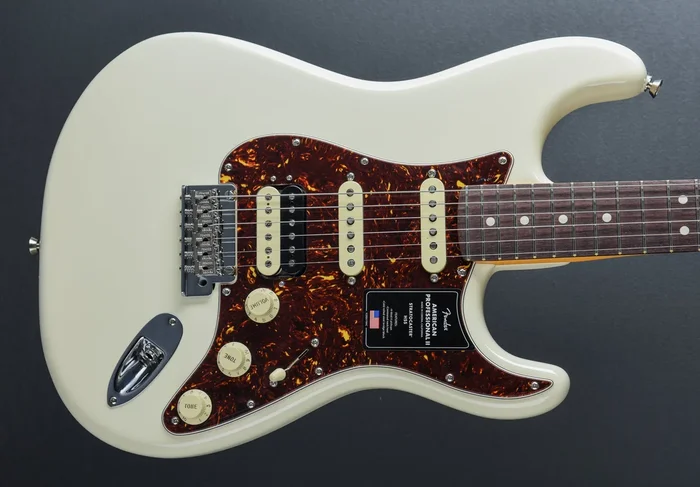 American Professional II Stratocaster HSS – Olympic White w/Rosewood