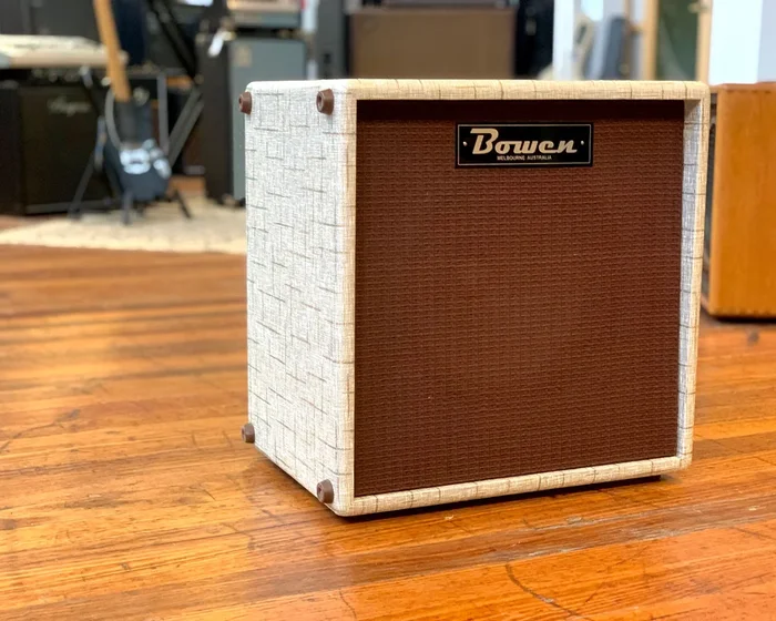 Bowen 112 Mini Cab – Retro