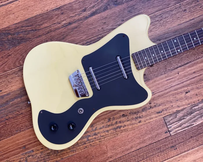 Danelectro ’67 Dano