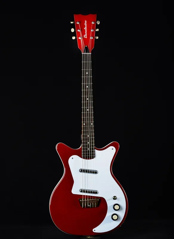 Danelectro Limited Edition Batwing ’59 – Burgundy