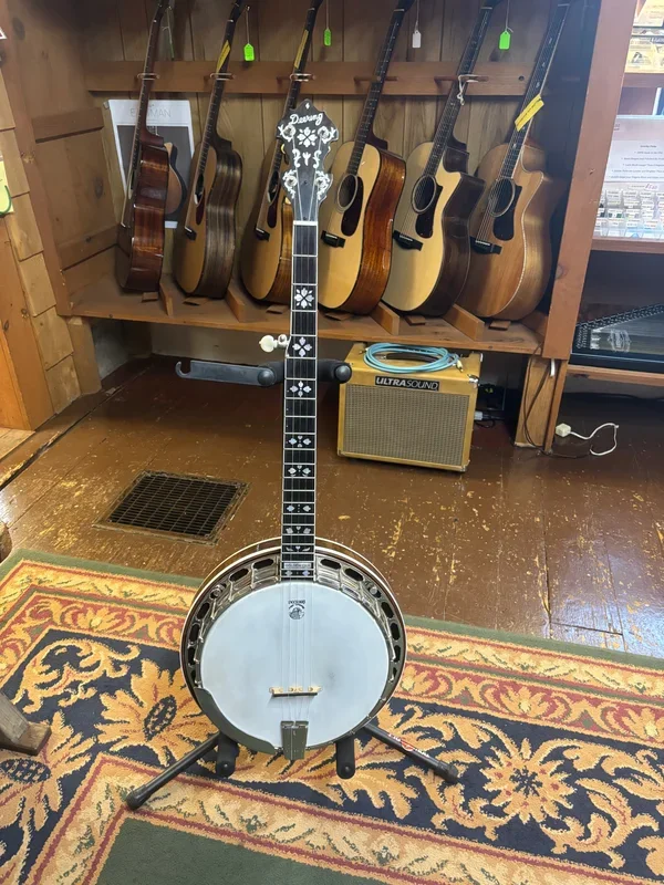 Deering Golden Era 5-String Resonator Banjo with Hardshell Case – USED