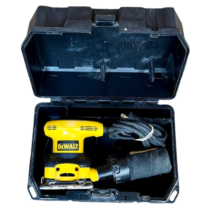 DeWalt 2.4-Amp 1/4″ Corded Sheet Palm Grip Sander w/ Hard Case (D26441)