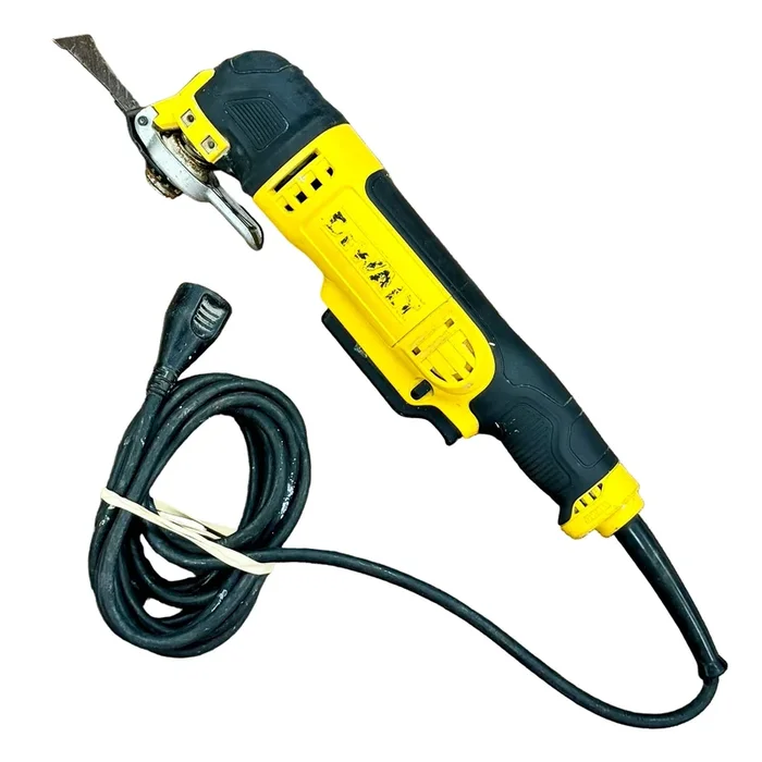 DeWalt 3-Amp Corded Oscillating Multi-Tool (DWE315)