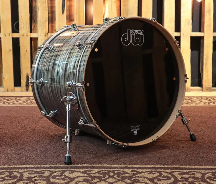 DW Performance Pewter Oyster Bass Drum – 18×22