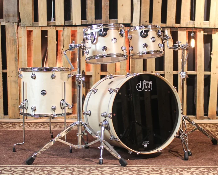 DW Performance Satin Natural Stage Drum Set – 18×22,8×10,9×12,14×16