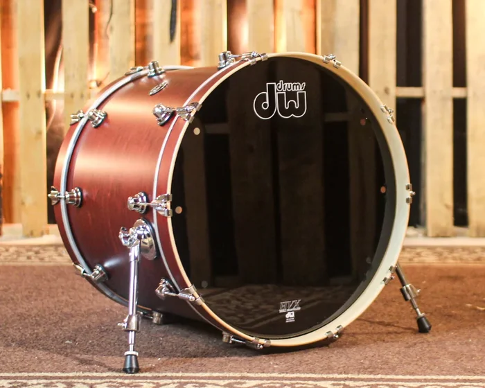 DW Performance Tobacco Stain Bass Drum – 18×22