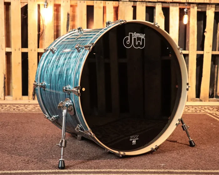 DW Performance Turquoise Oyster Bass Drum – 18×24