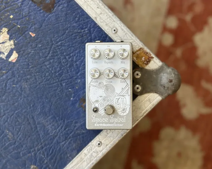 EarthQuaker Devices Space Spiral Delay Pedal