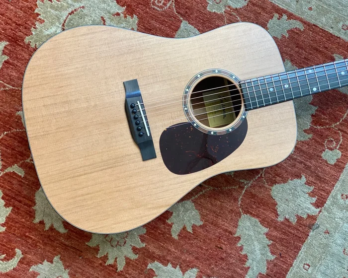 Eastman E2D – Solid Cedar Top