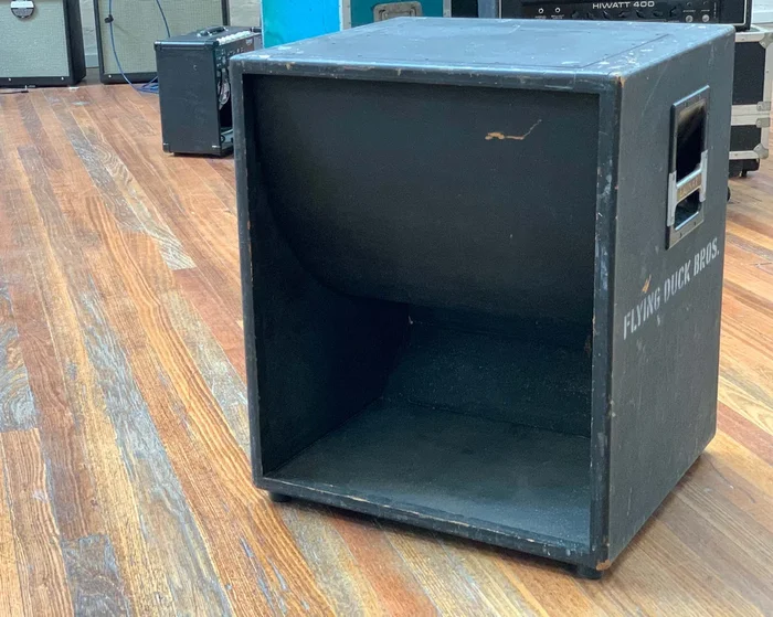 Eminar 150 Watt 1×15″ Bass Cabinet