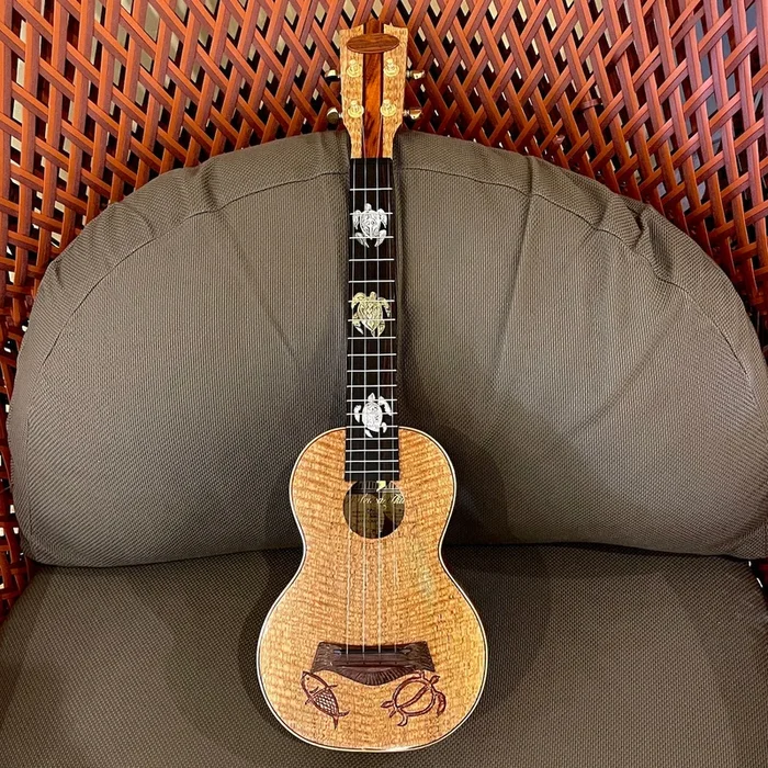 Haleiwa CM41H Custom Super Concert Ukulele