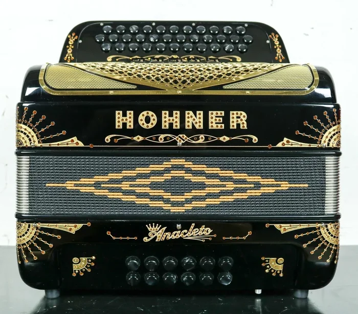 Hohner Anacleto Rey Del Norte III Accordion FBbEb Black & Gold