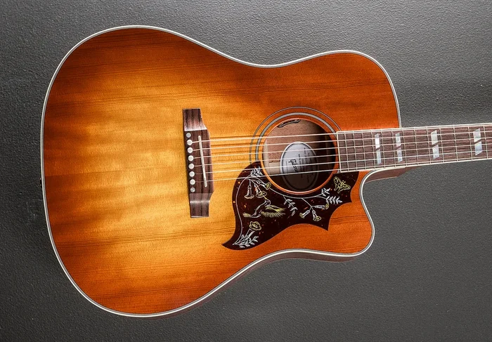 Hummingbird Standard EC – Heritage Cherry Sunburst
