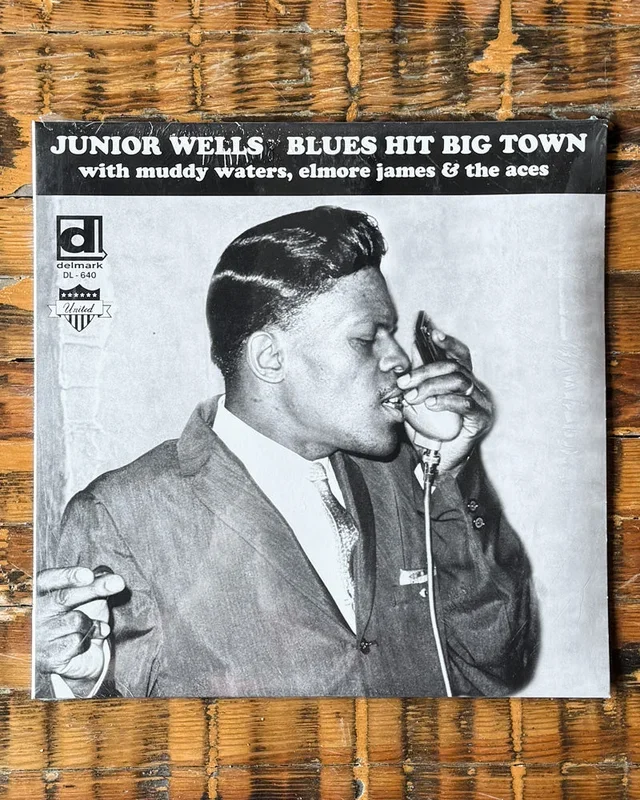 Junior Wells – Blues Hit Big Town