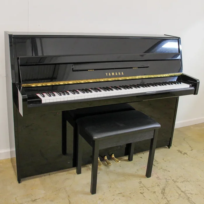 M1E Polished Ebony Console Piano w/ bench | T164747 | Used
