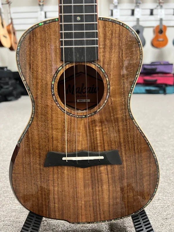Makaio MKC-20 Solid Koa Concert Ukulele w/Case – Rosewood Comfort Armrest