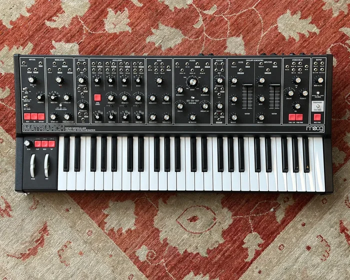 Moog Matriarch Dark Patchable 4-note Paraphonic Analogue synthesiser and Decksaver