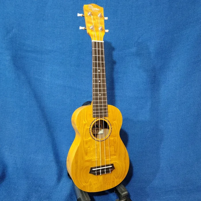 Ohana Soprano SK-15W Laminate Willow Matte Ukulele p440
