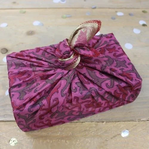 Sari gift wrap