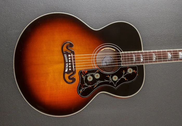 SJ-200 Standard Maple – Tri-Burst