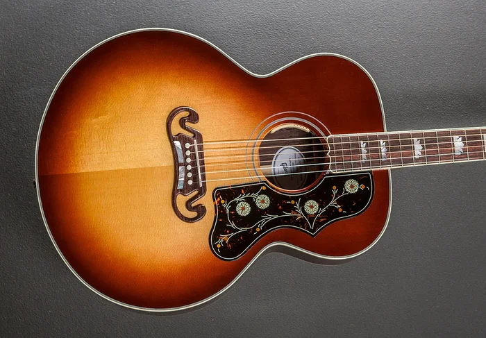 SJ-200 Standard Rosewood – Rosewood Burst
