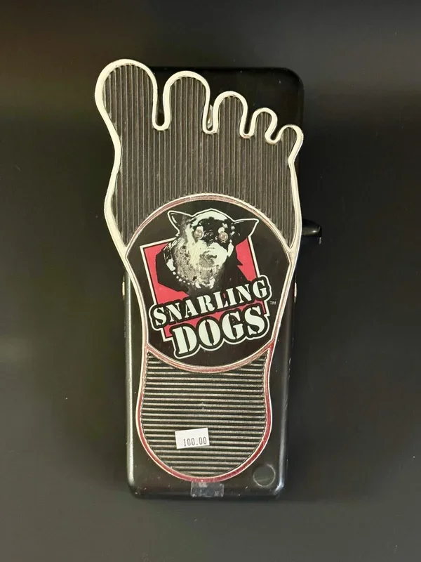 Snarling Dogs Blackbawl wah