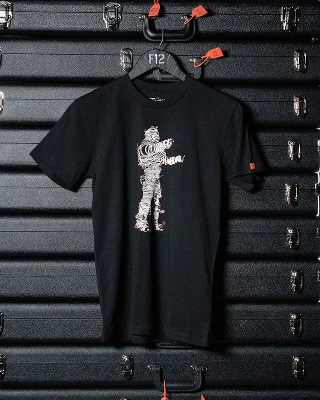 STRING THING T-SHIRT – BLACK