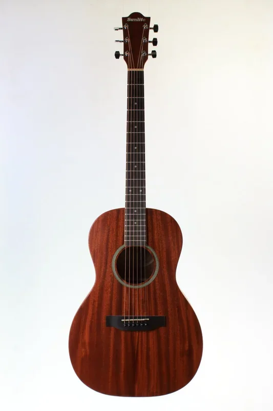 Sunlite GWT-940, Travel/Parlor with gig bag.