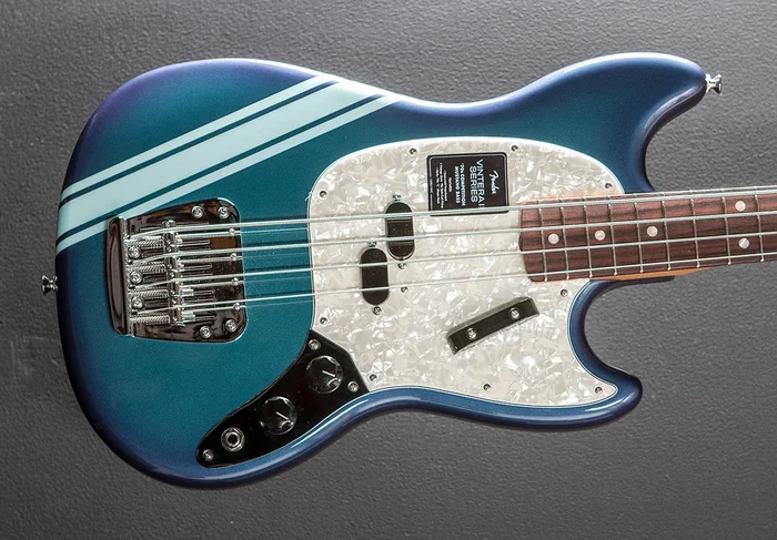 Vintera II 70’s Competition Mustang Bass – Competition Burgundy