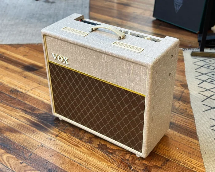 Vox AC15HW1X w/ Original Brown Dust Cover