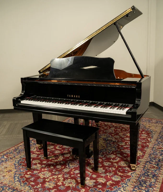 Yamaha 5′ 3″ GC1MPE Classic Collection Grand Piano | Polished Ebony | SN: 6284036 | Used