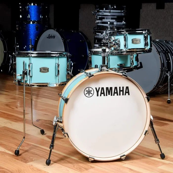 Yamaha Stage Custom Hip 10/13/20/5×13 4pc. Drum Kit Matte Surf Green